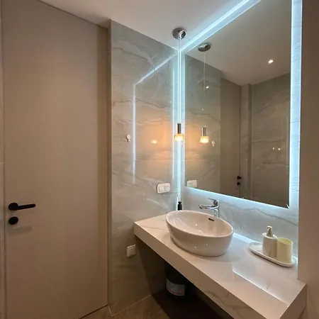 с террасой - 36 жемчужина! Apartment Odesa